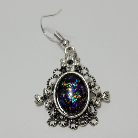 Earrings - Picture 7 of 9